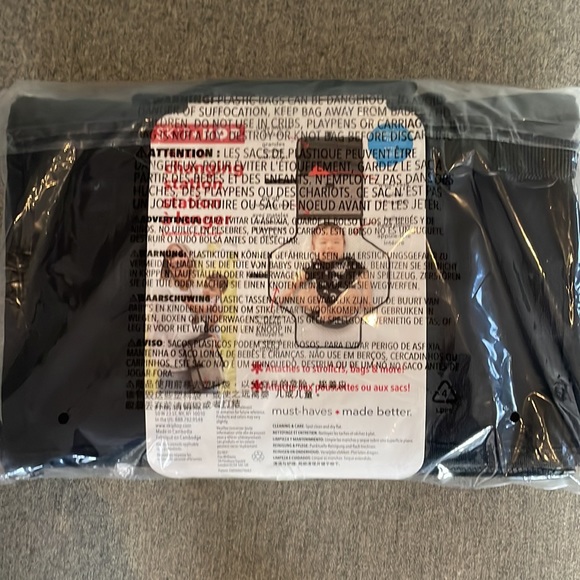 Skip Hop Brand new in plastic Pronto Changing station. $20. - Picture 2 of 2